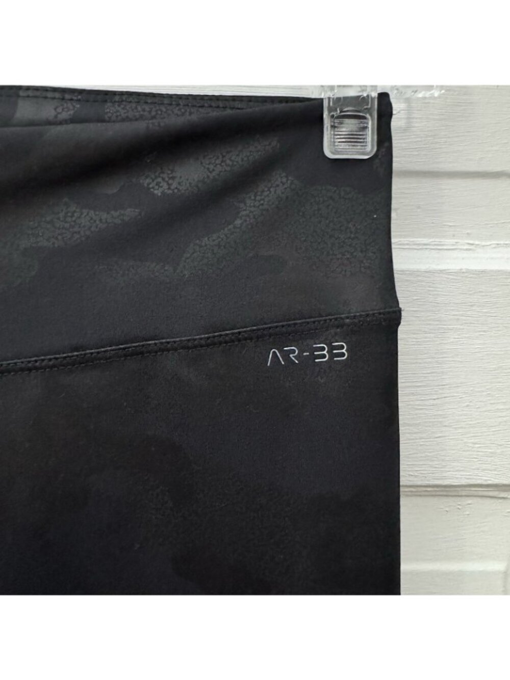 AR-33 Womens L Black Camo 7/8 Leggings Mid Rise Compression Made USA - Picture 5 of 12